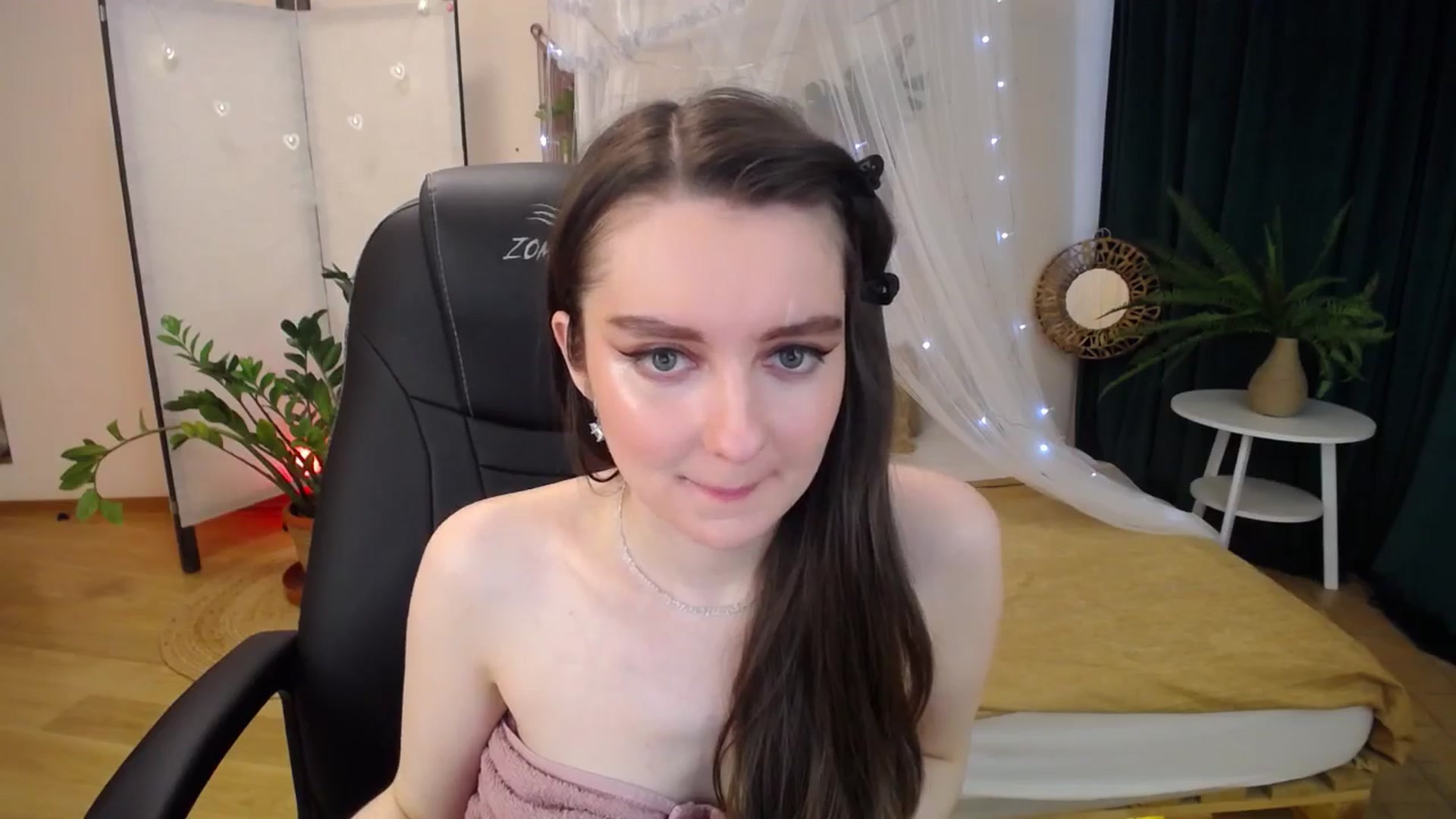 Gallery image thumbnail from Milim_Nava's myfreecams stream on, 04/07/2025, 07:59 image 11 of 20