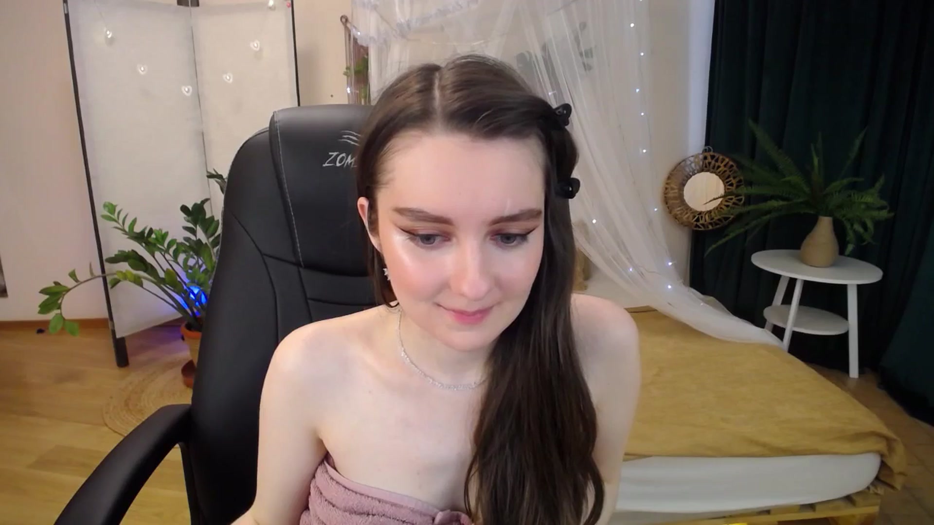 Gallery image thumbnail from Milim_Nava's myfreecams stream on, 04/07/2025, 07:59 image 10 of 20