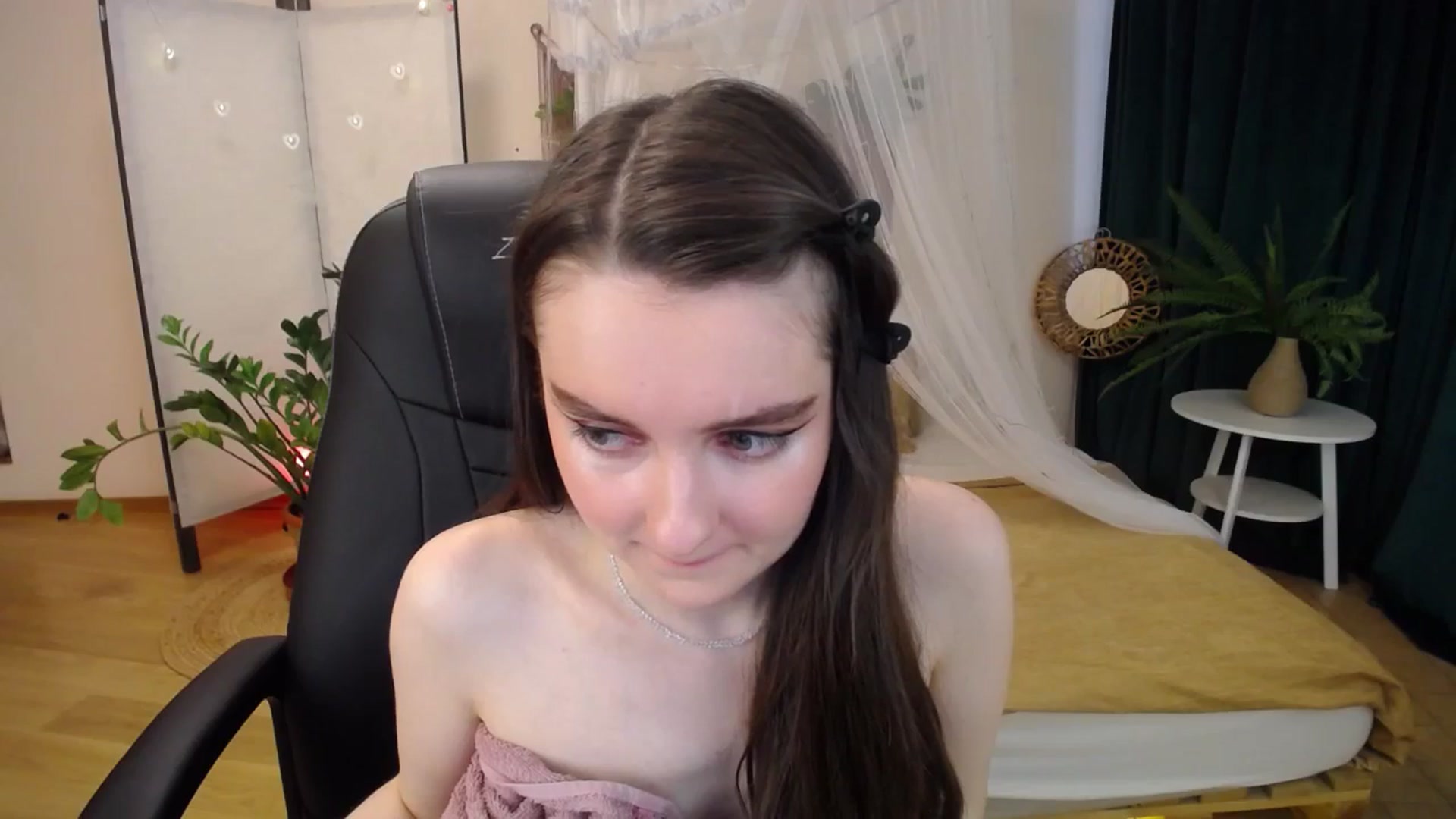 Gallery image thumbnail from Milim_Nava's myfreecams stream on, 04/07/2025, 07:59 image 16 of 20