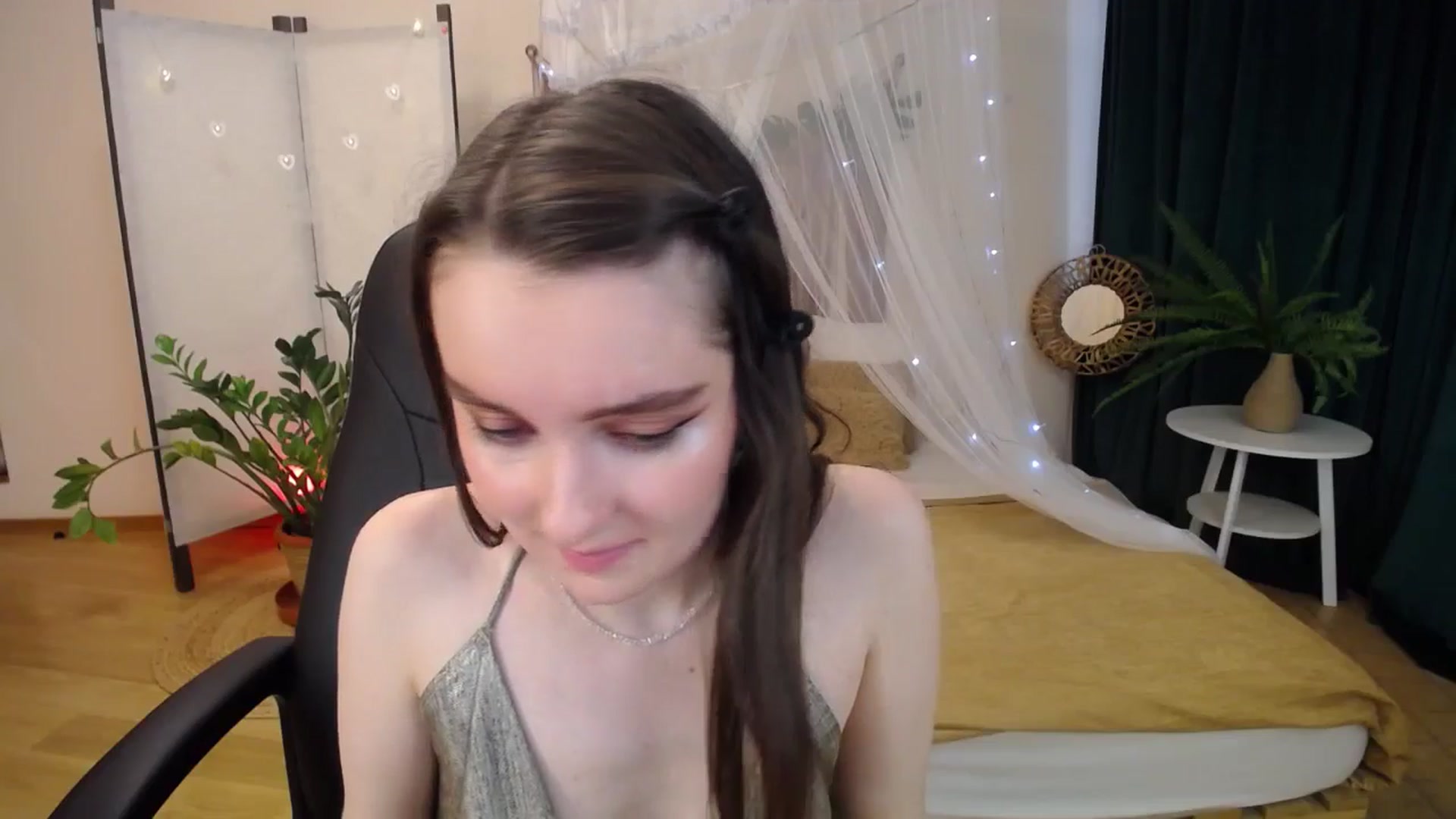 Gallery image thumbnail from Milim_Nava's myfreecams stream on, 04/07/2025, 08:50 image 10 of 20