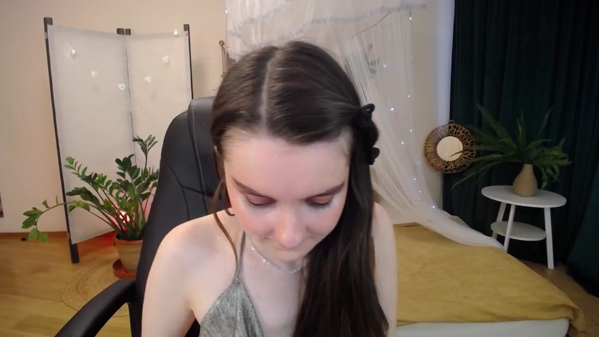 Gallery image thumbnail from Milim_Nava's myfreecams stream on, 04/07/2025, 10:02 image 11 of 20