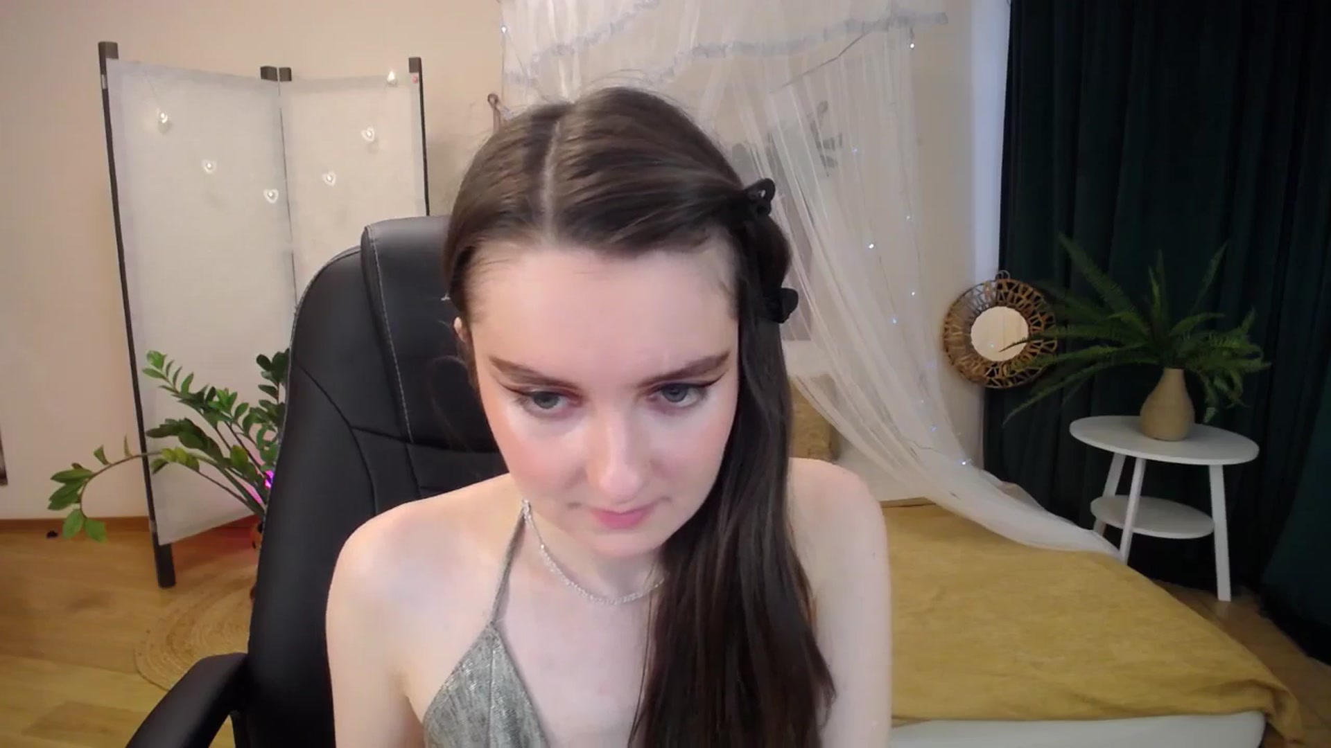 Gallery image thumbnail from Milim_Nava's myfreecams stream on, 04/07/2025, 10:02 image 17 of 20