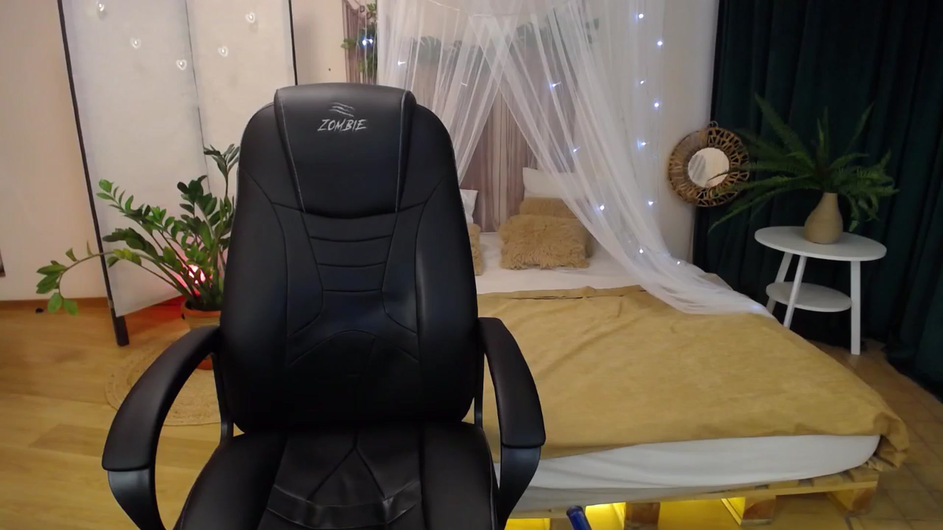 Gallery image thumbnail from Milim_Nava's myfreecams stream on, 04/08/2025, 08:01 image 15 of 20