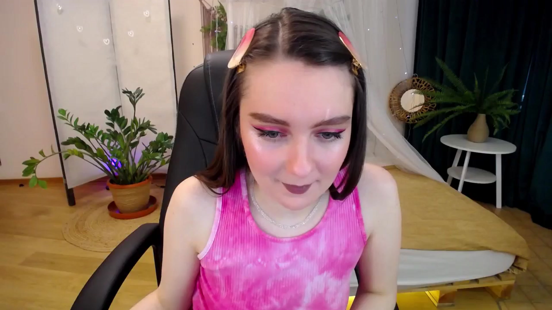Gallery image thumbnail from Milim_Nava's myfreecams stream on, 04/13/2025, 13:04 image 15 of 20