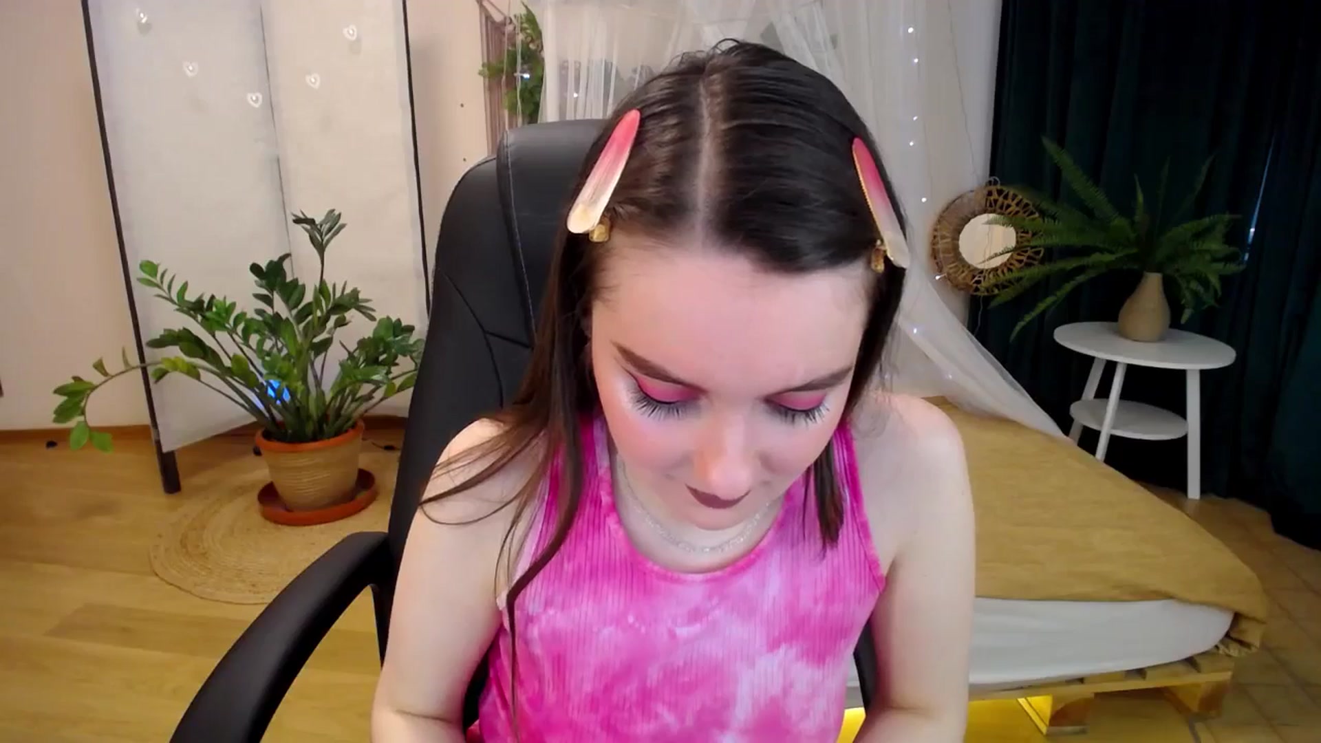 Gallery image thumbnail from Milim_Nava's myfreecams stream on, 04/13/2025, 13:04 image 18 of 20