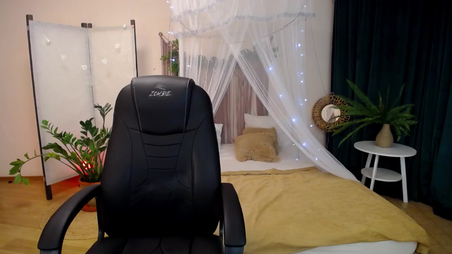 Gallery image thumbnail from Milim_Nava's myfreecams stream on, 04/13/2025, 16:33 image 17 of 20