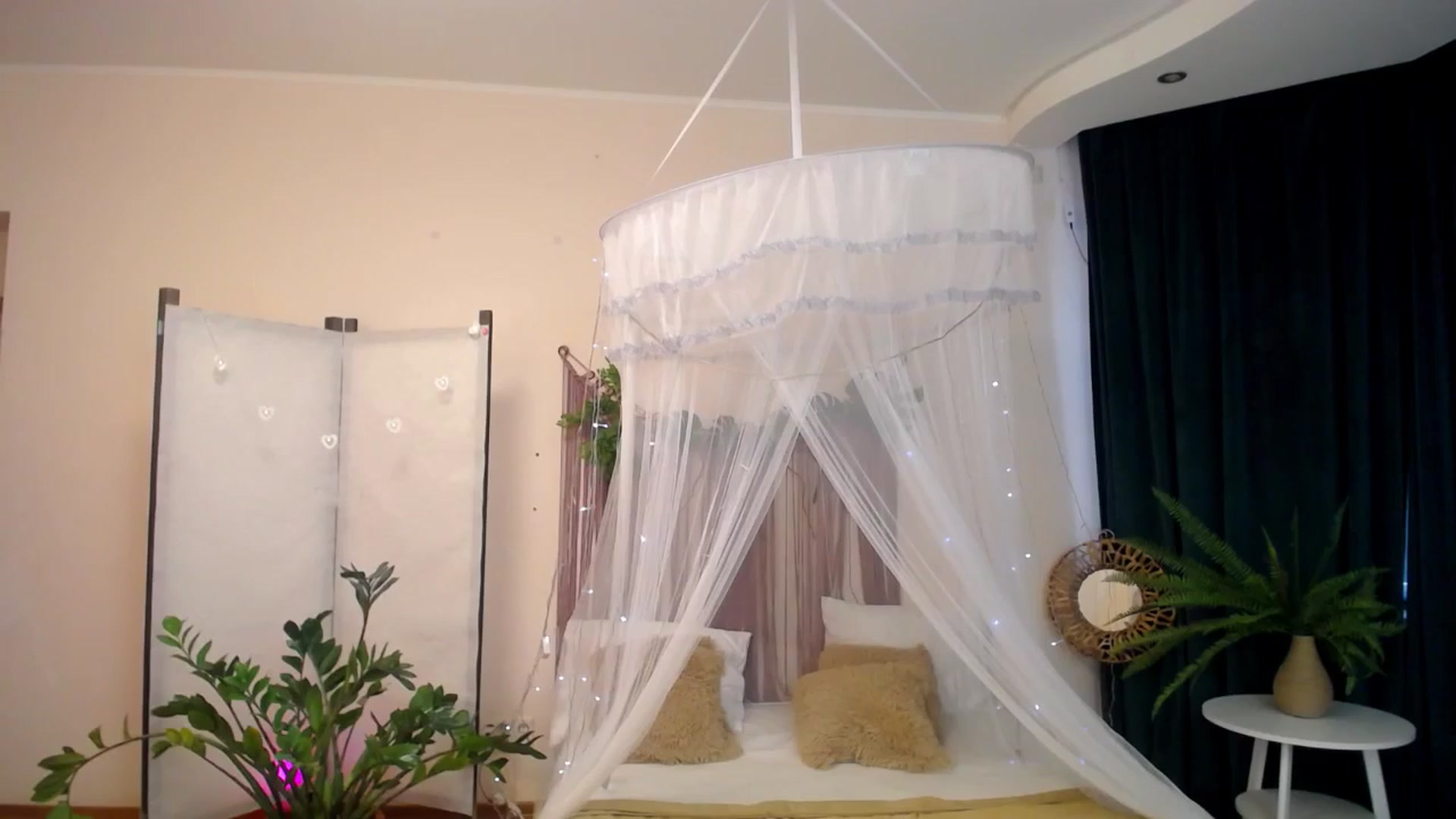 Gallery image thumbnail from Milim_Nava's myfreecams stream on, 04/16/2025, 09:49 image 8 of 20
