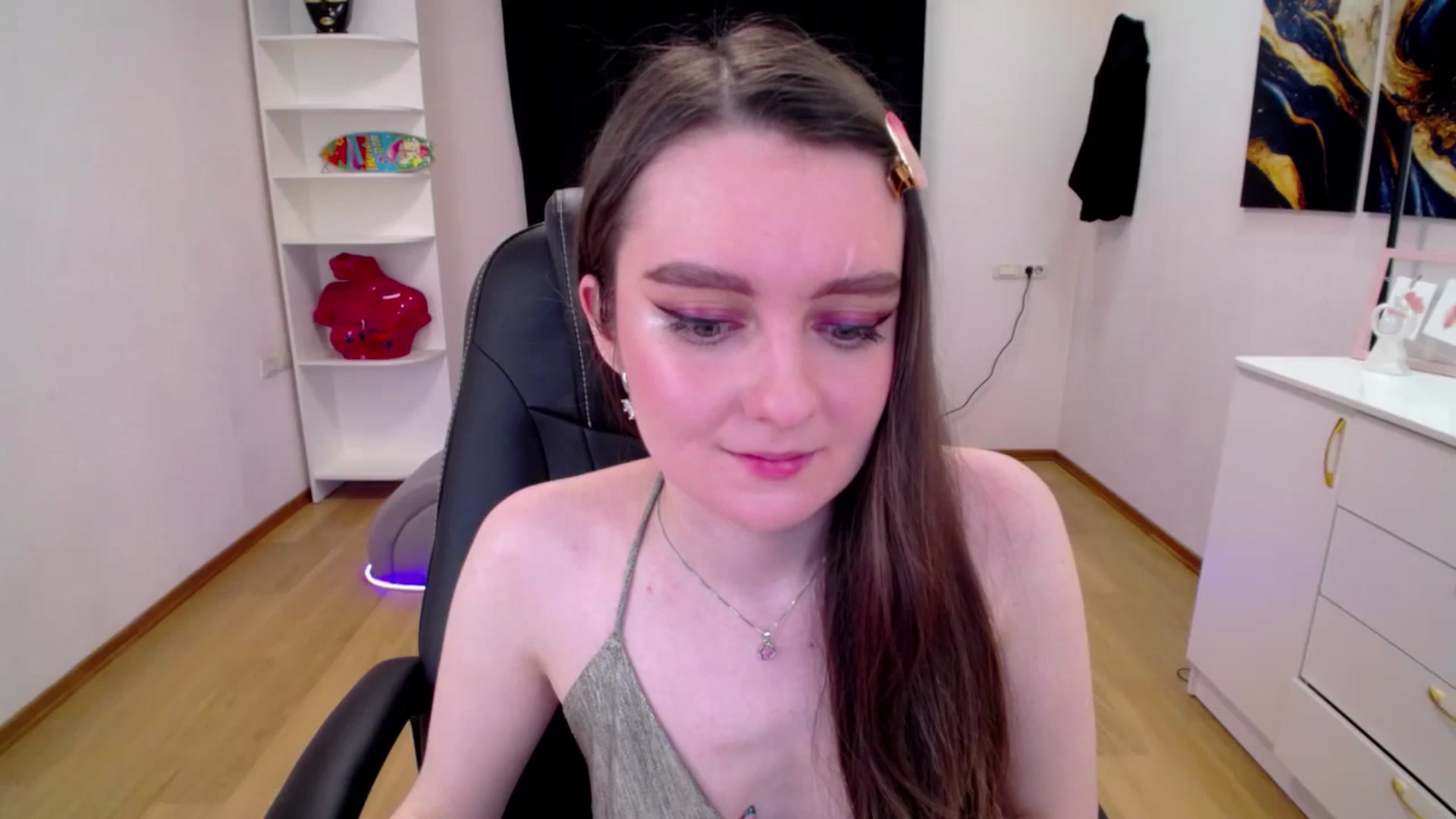 Gallery image thumbnail from Milim_Nava's myfreecams stream on, 04/17/2025, 07:11 image 10 of 20