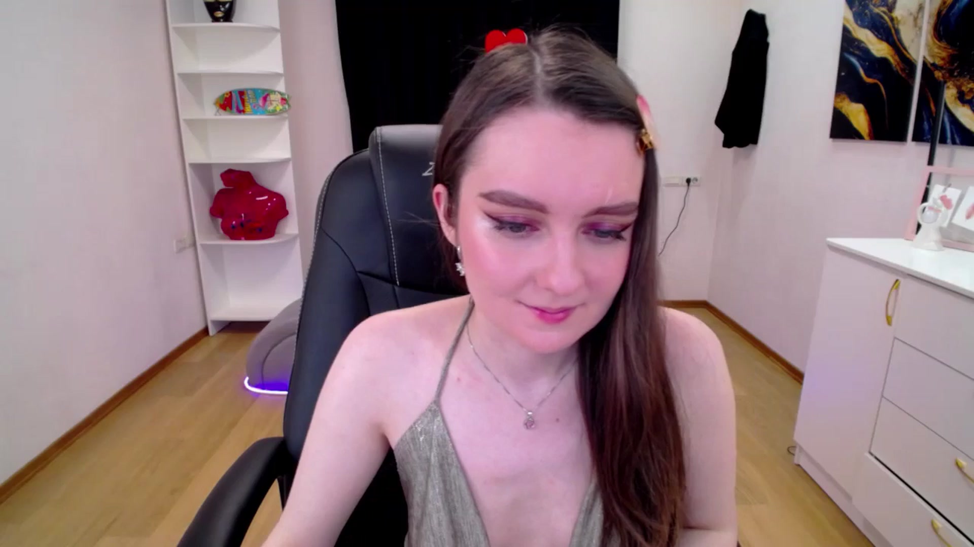 Gallery image thumbnail from Milim_Nava's myfreecams stream on, 04/17/2025, 07:11 image 9 of 20