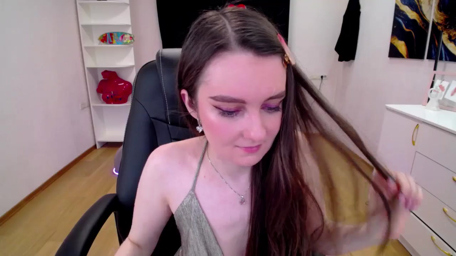 Gallery image thumbnail from Milim_Nava's myfreecams stream on, 04/17/2025, 07:50 image 11 of 20