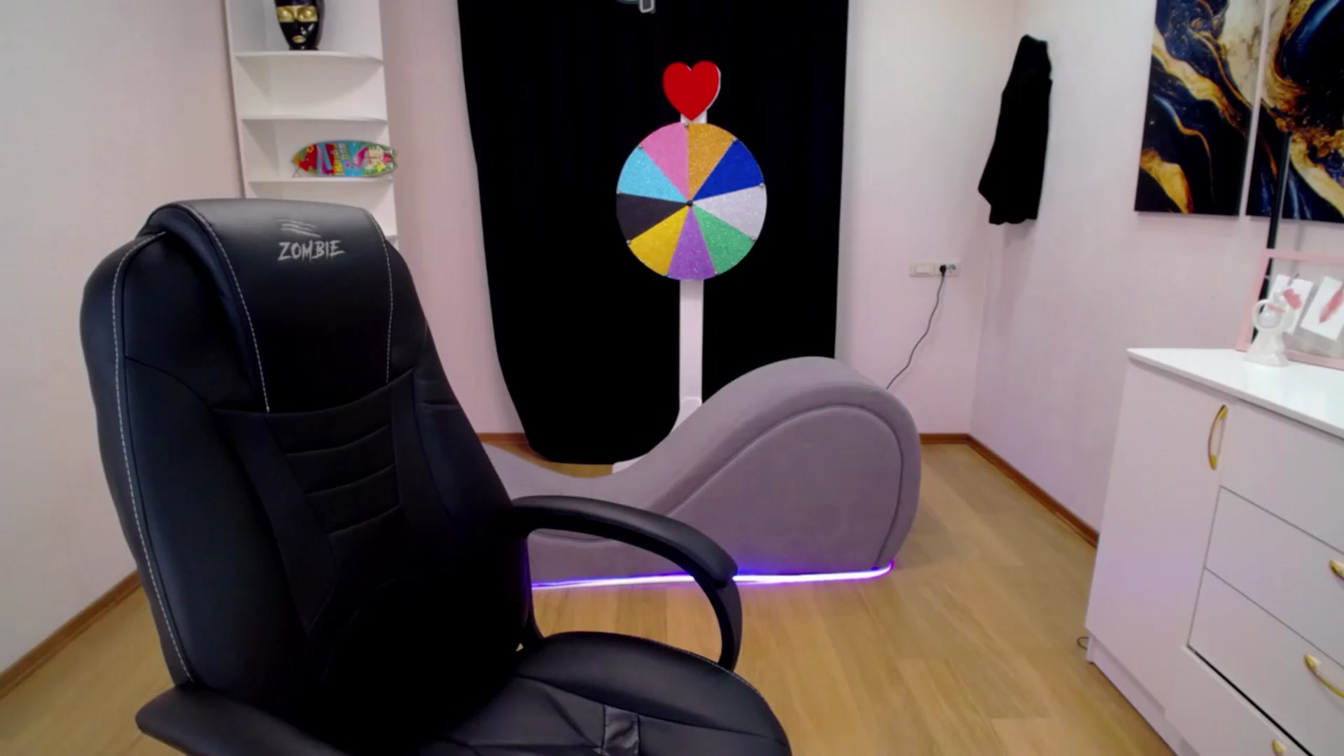 Gallery image thumbnail from Milim_Nava's myfreecams stream on, 04/17/2025, 09:59 image 6 of 20