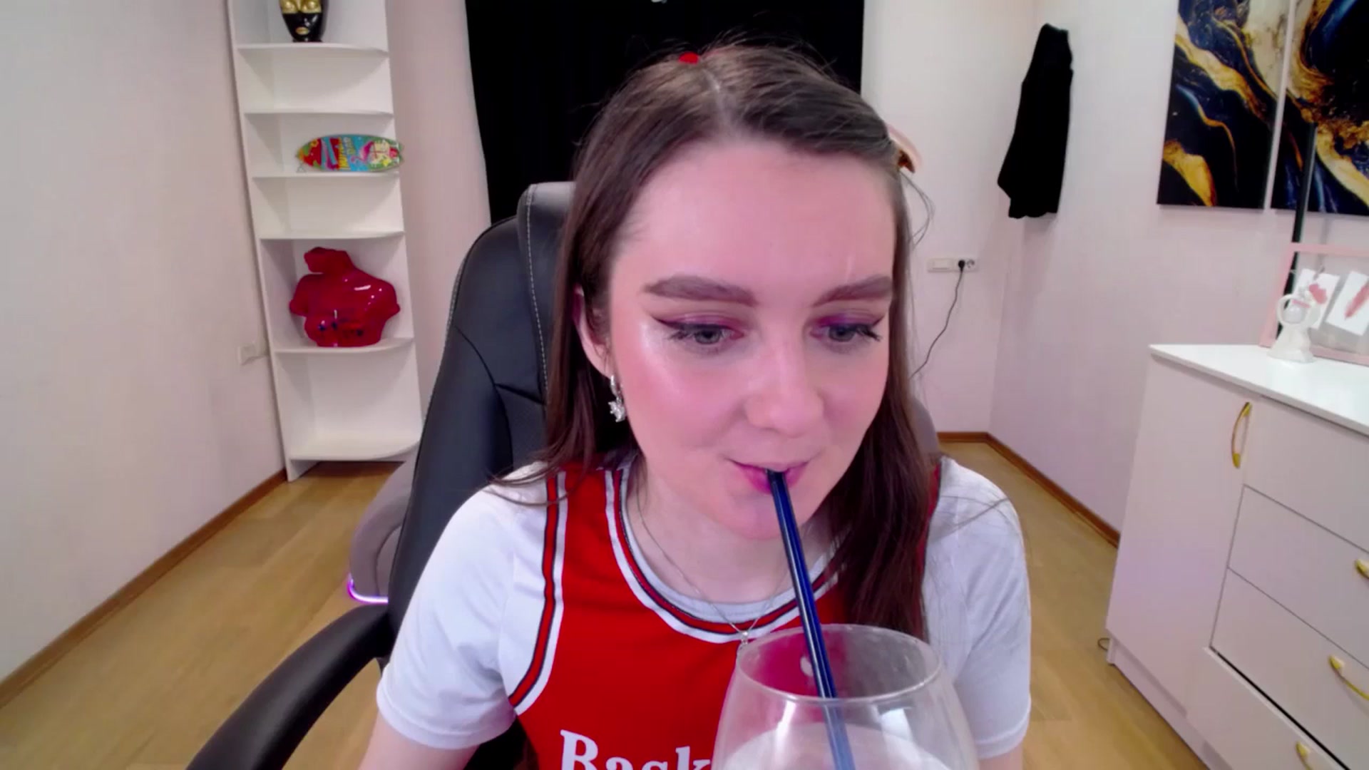 Gallery image thumbnail from Milim_Nava's myfreecams stream on, 04/17/2025, 09:59 image 16 of 20