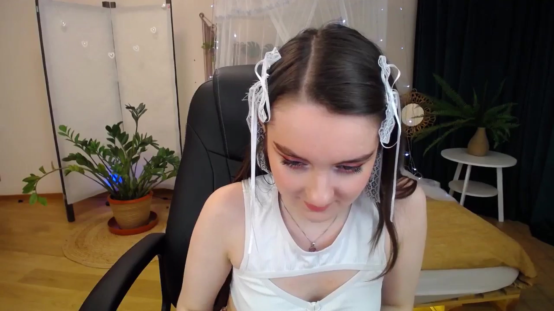 Gallery image thumbnail from Milim_Nava's myfreecams stream on, 04/18/2025, 19:37 image 6 of 20