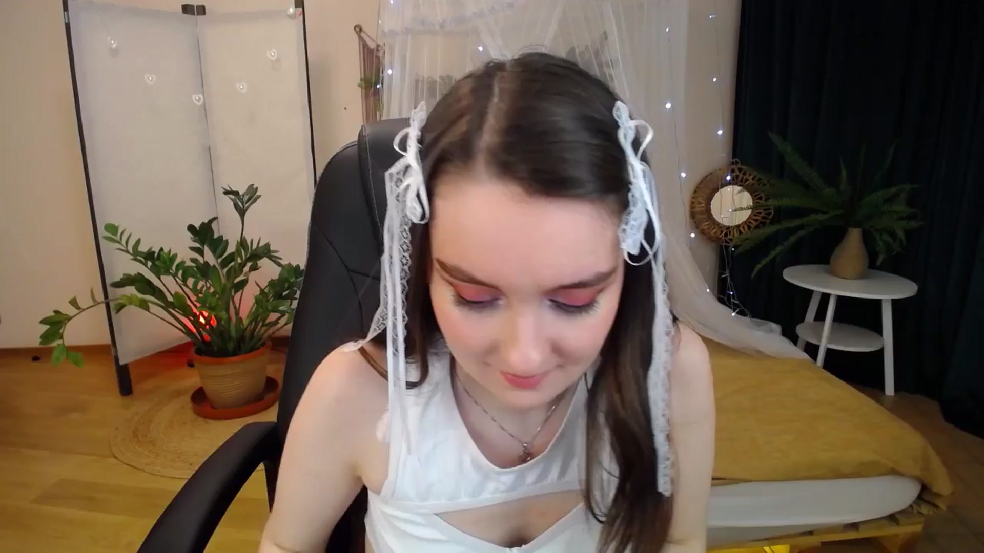 Gallery image thumbnail from Milim_Nava's myfreecams stream on, 04/18/2025, 19:37 image 12 of 20
