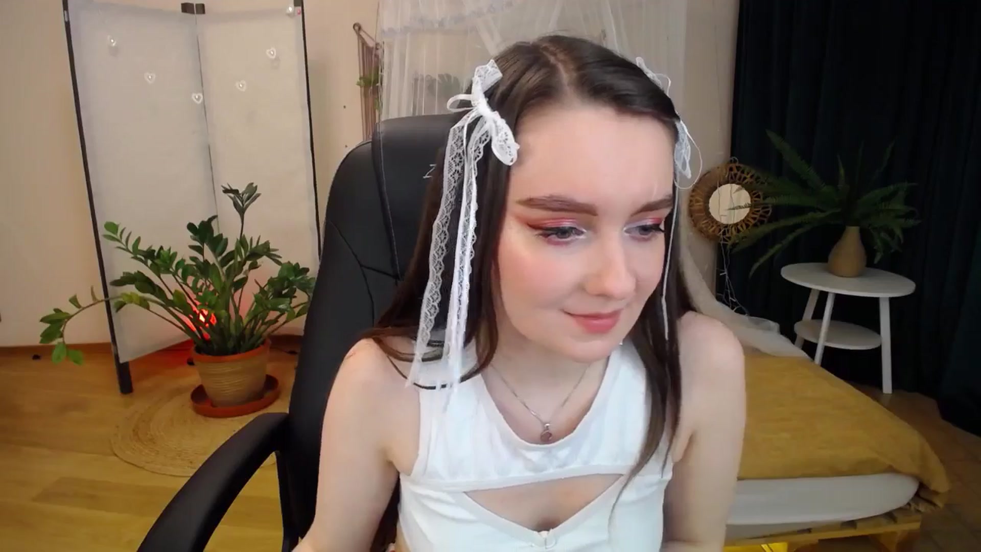 Gallery image thumbnail from Milim_Nava's myfreecams stream on, 04/18/2025, 19:37 image 3 of 20