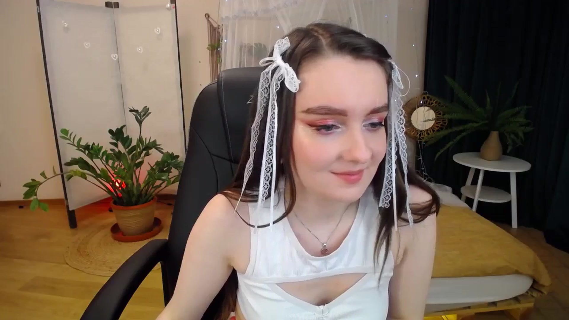 Gallery image thumbnail from Milim_Nava's myfreecams stream on, 04/18/2025, 19:37 image 2 of 20