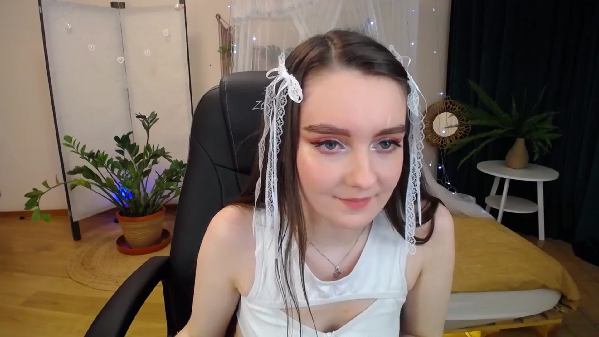 Gallery image thumbnail from Milim_Nava's myfreecams stream on, 04/18/2025, 19:37 image 11 of 20