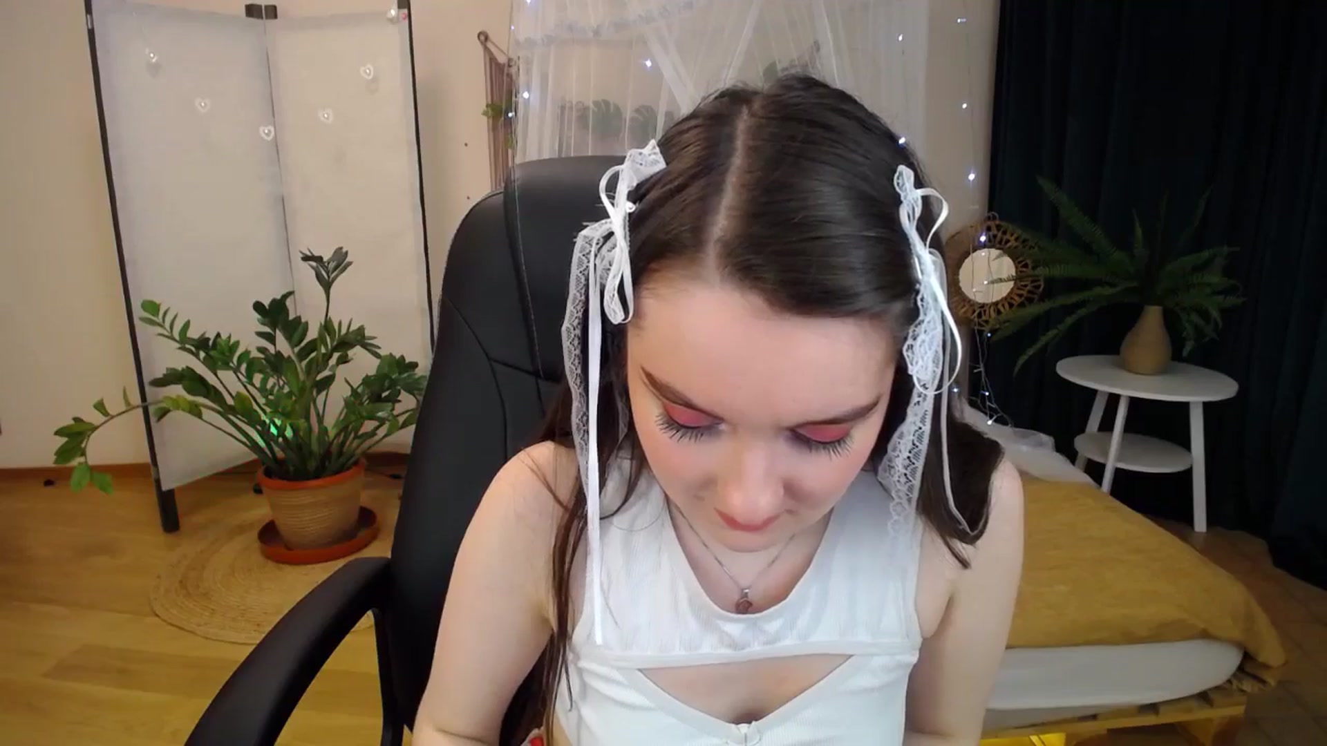 Gallery image thumbnail from Milim_Nava's myfreecams stream on, 04/18/2025, 19:37 image 4 of 20