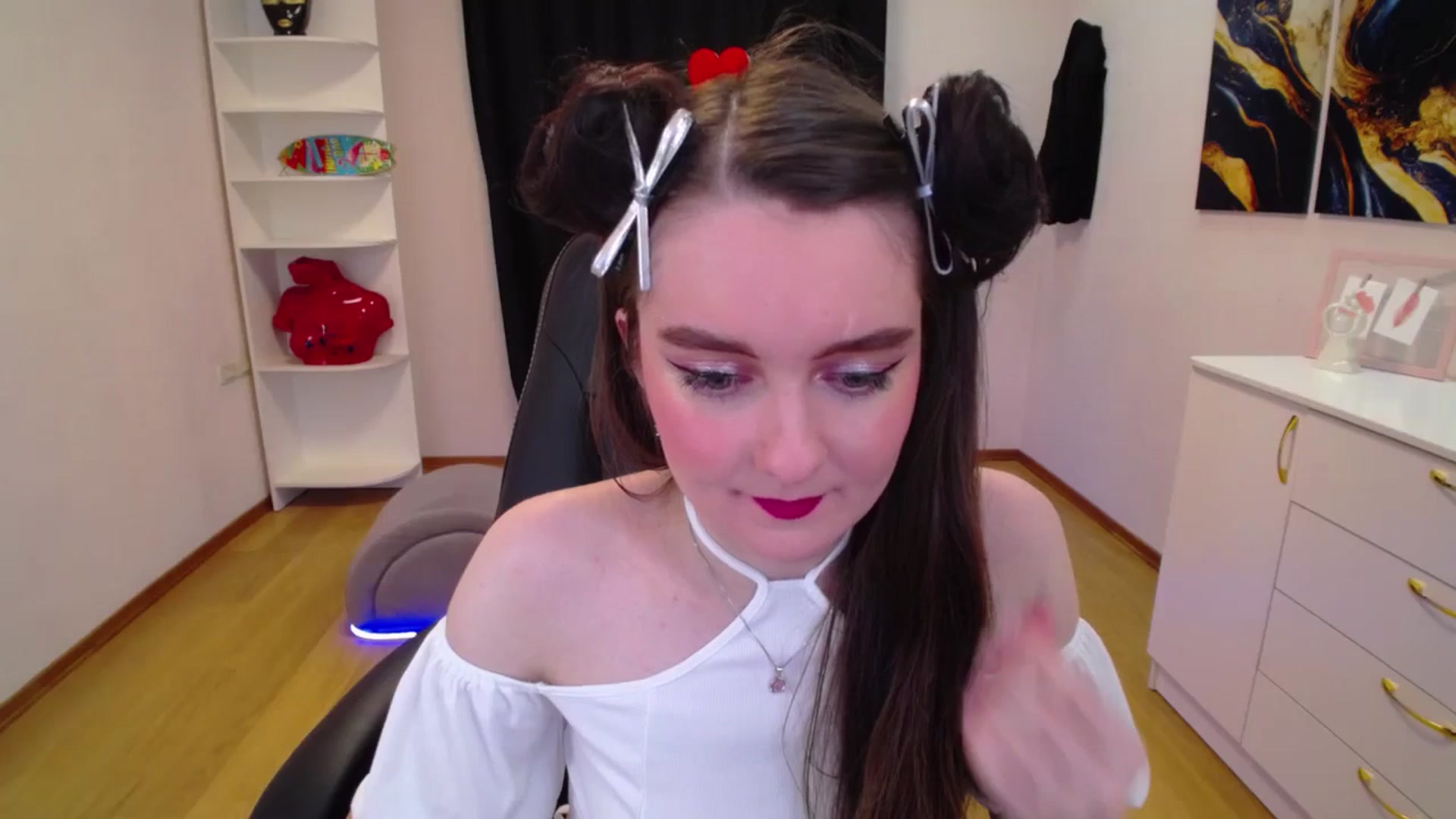 Gallery image thumbnail from Milim_Nava's myfreecams stream on, 04/19/2025, 19:34 image 18 of 20