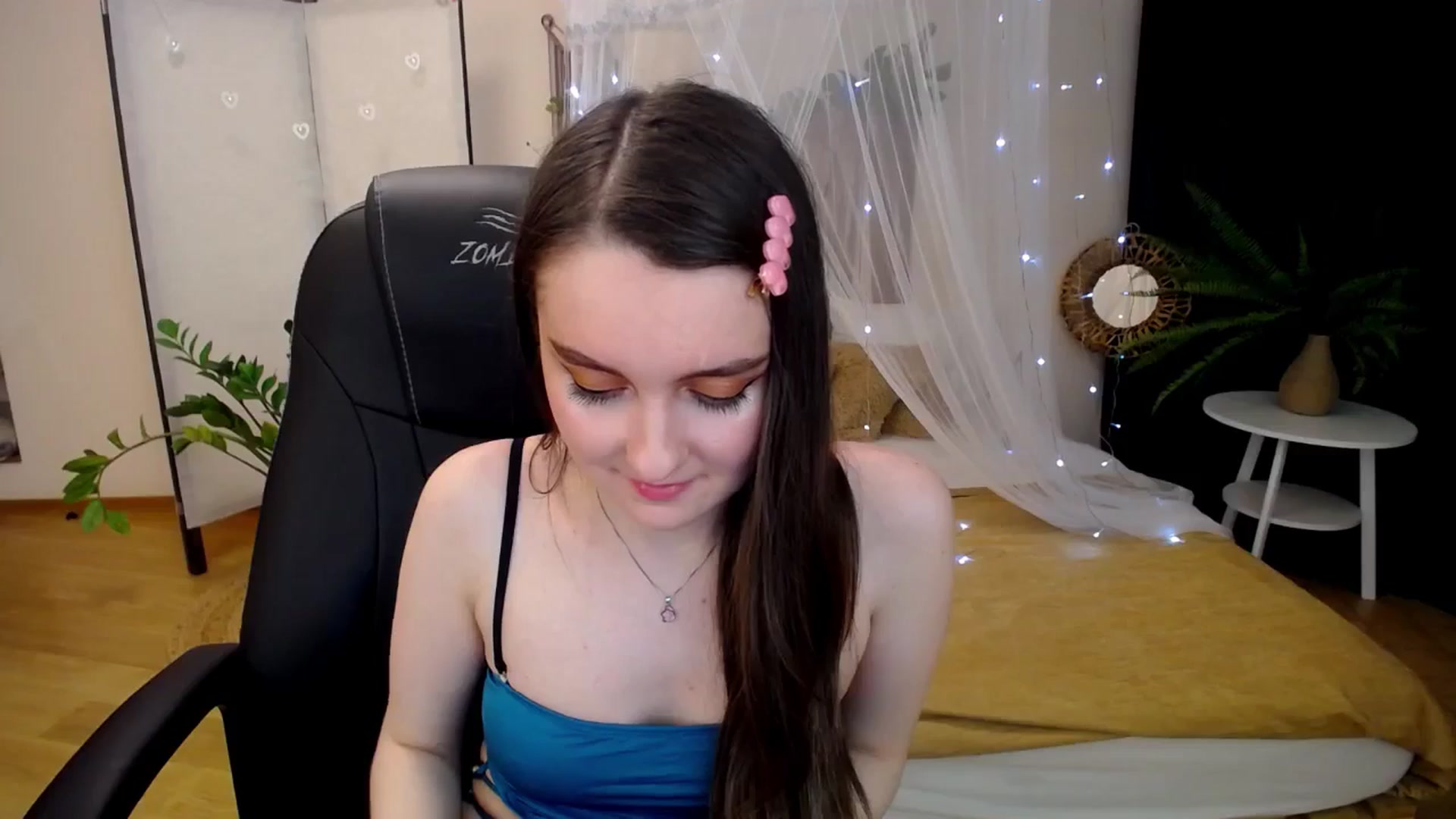 Gallery image thumbnail from Milim_Nava's myfreecams stream on, 04/20/2025, 21:17 image 15 of 20