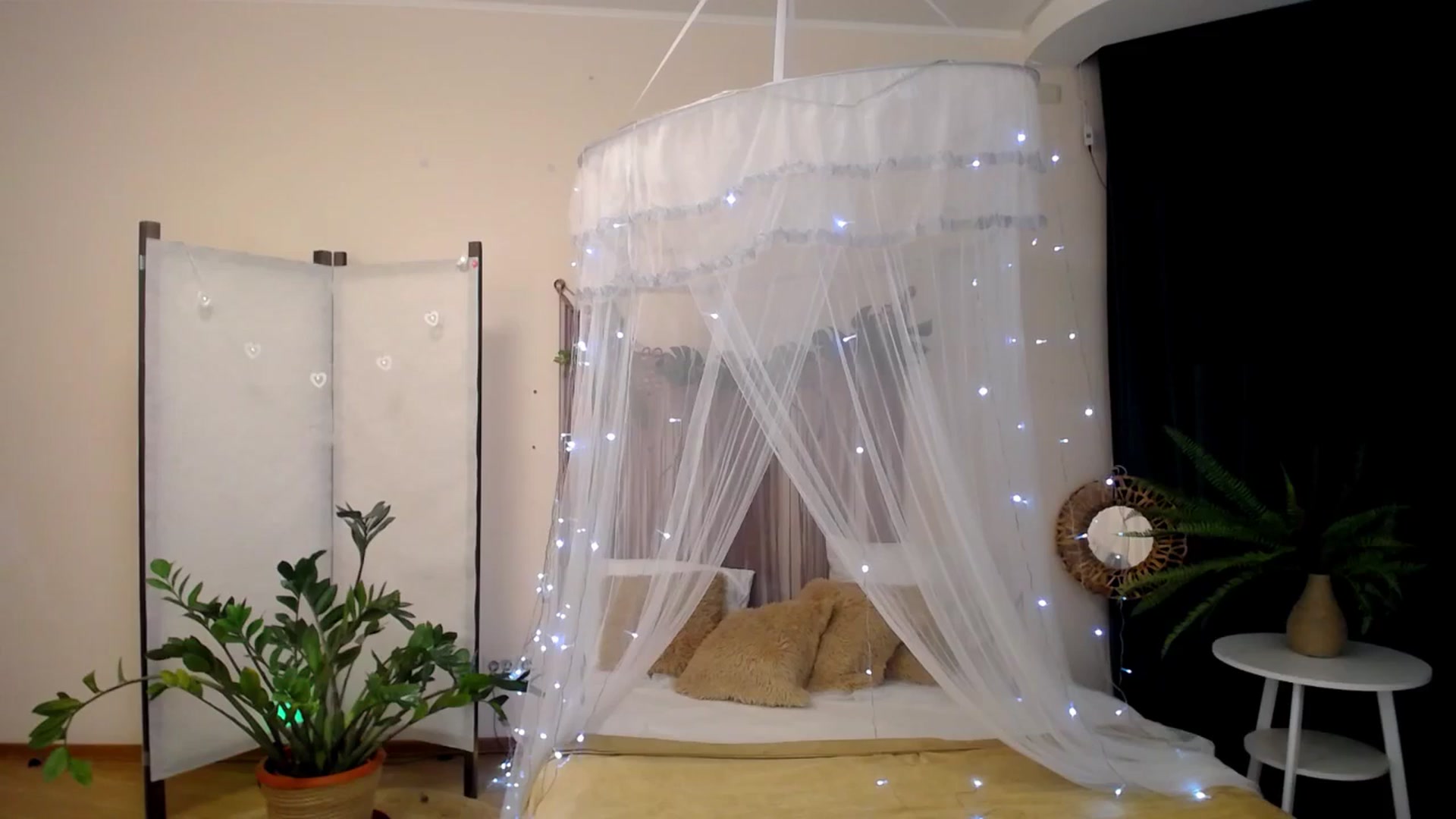 Gallery image thumbnail from Milim_Nava's myfreecams stream on, 04/20/2025, 21:17 image 5 of 20