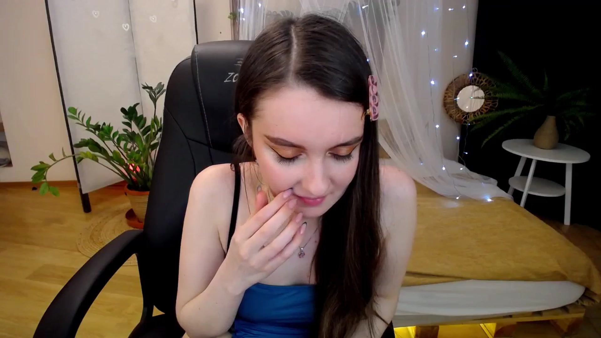Gallery image thumbnail from Milim_Nava's myfreecams stream on, 04/20/2025, 23:01 image 7 of 20