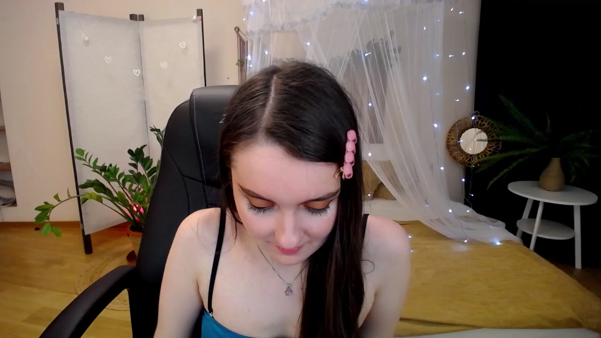 Gallery image thumbnail from Milim_Nava's myfreecams stream on, 04/20/2025, 23:01 image 17 of 20