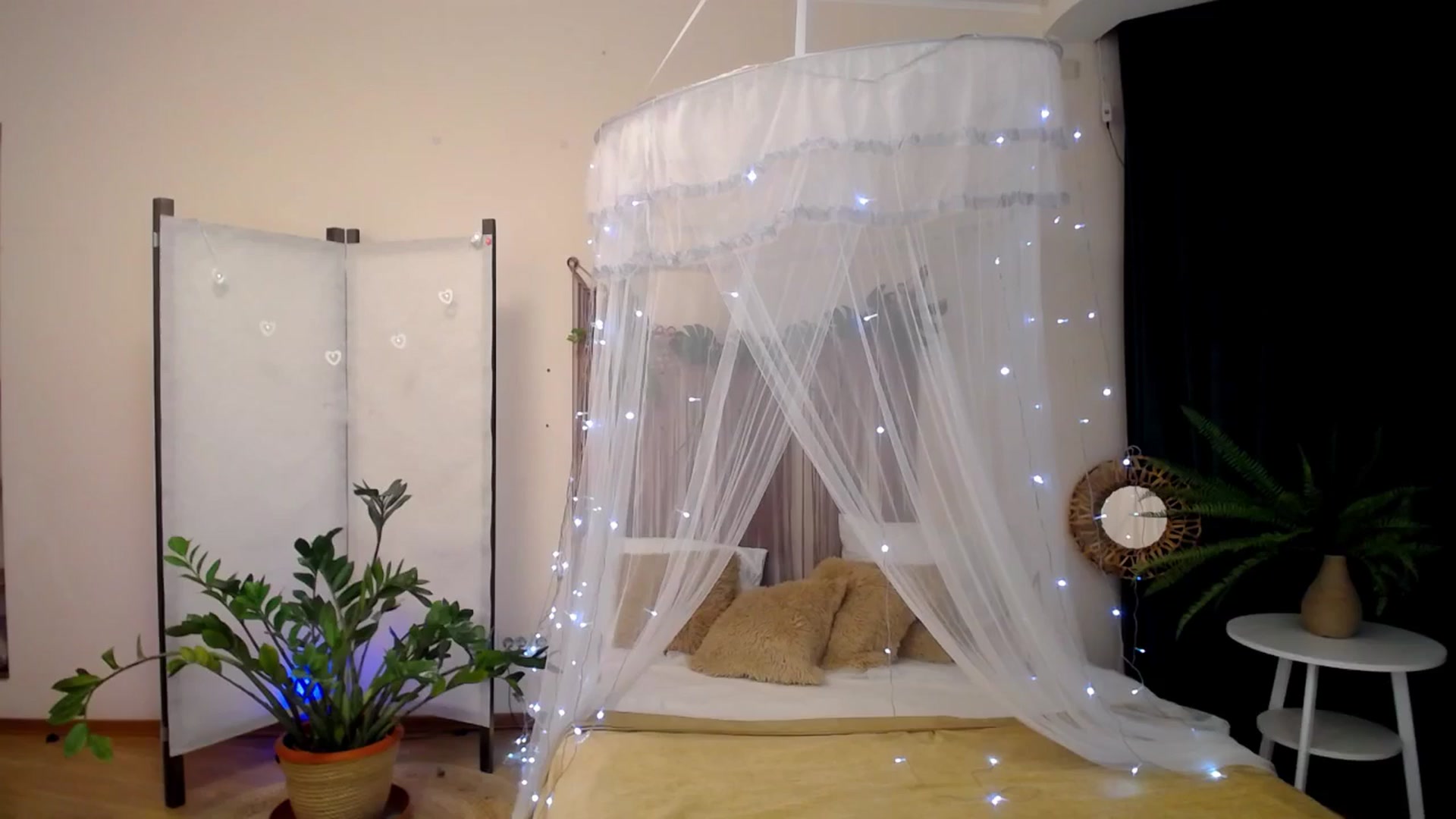 Gallery image thumbnail from Milim_Nava's myfreecams stream on, 04/20/2025, 23:01 image 1 of 20