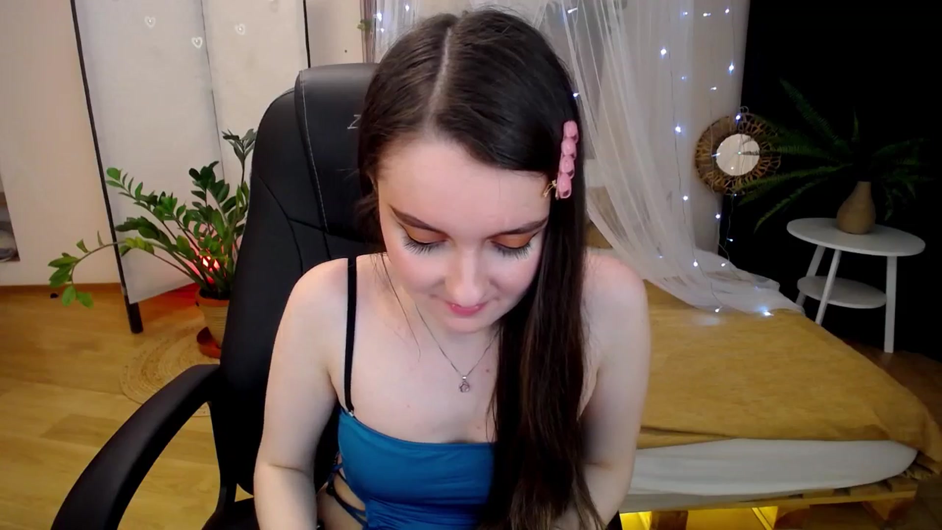 Gallery image thumbnail from Milim_Nava's myfreecams stream on, 04/20/2025, 23:01 image 3 of 20