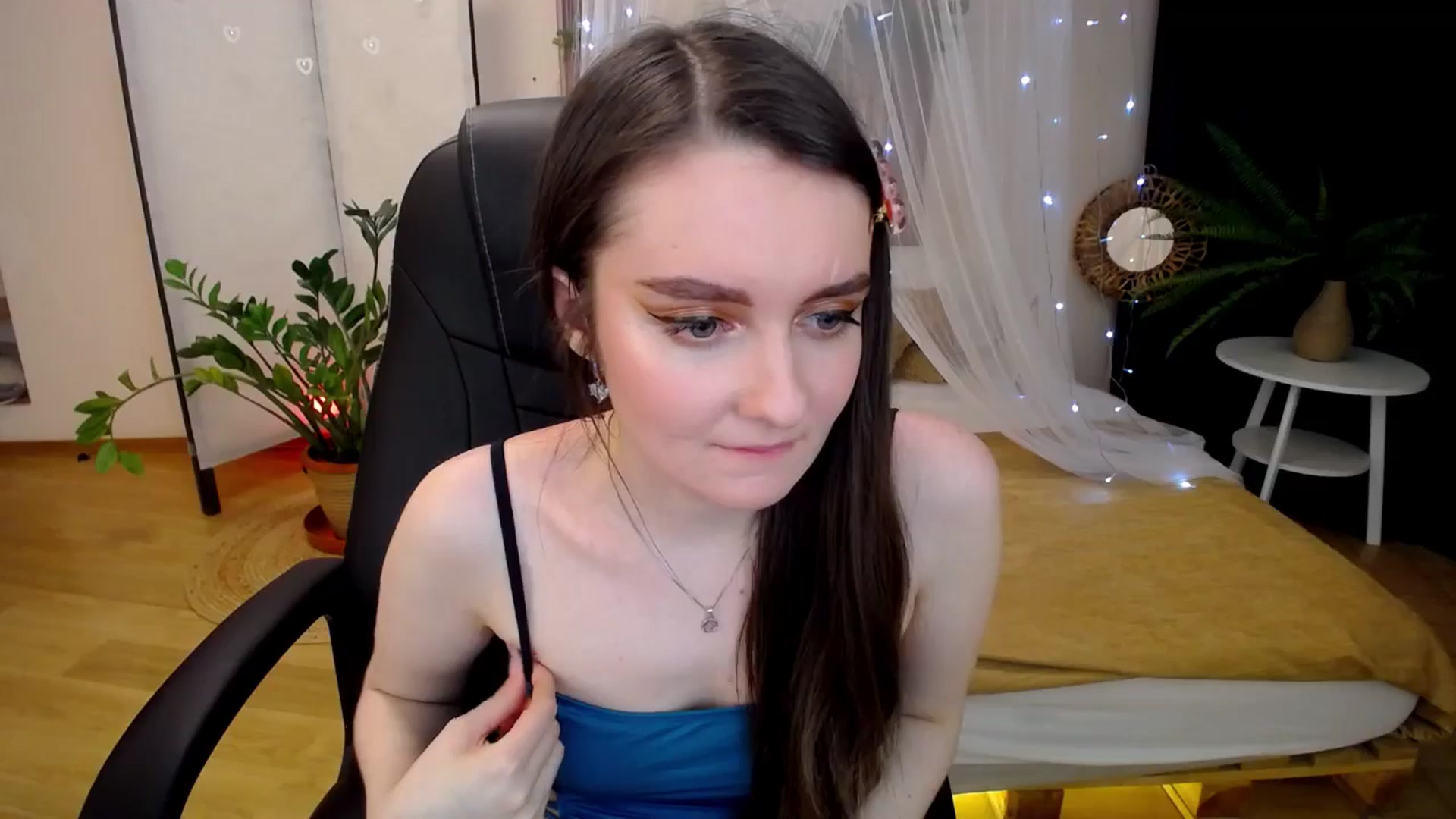 Gallery image thumbnail from Milim_Nava's myfreecams stream on, 04/20/2025, 23:01 image 6 of 20