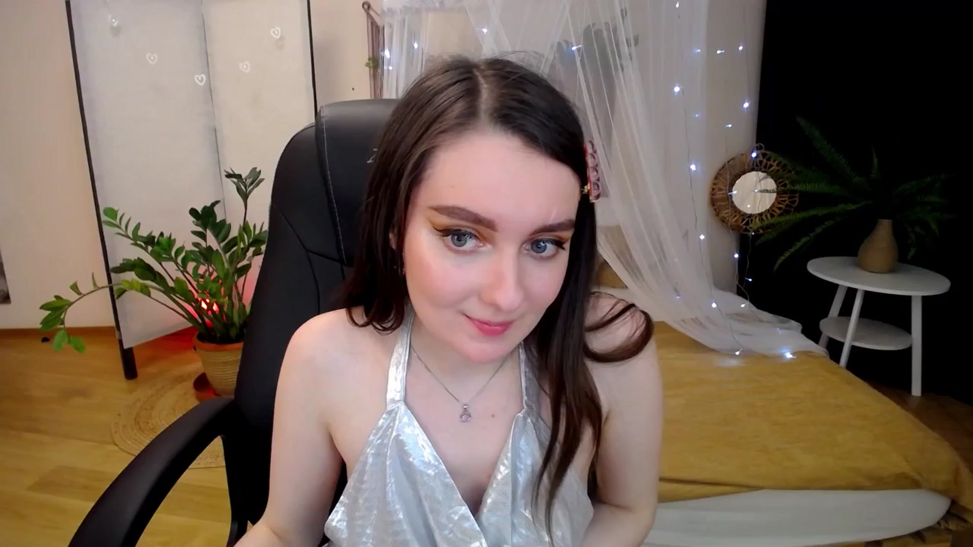 Gallery image thumbnail from Milim_Nava's myfreecams stream on, 04/21/2025, 24:55 image 14 of 20
