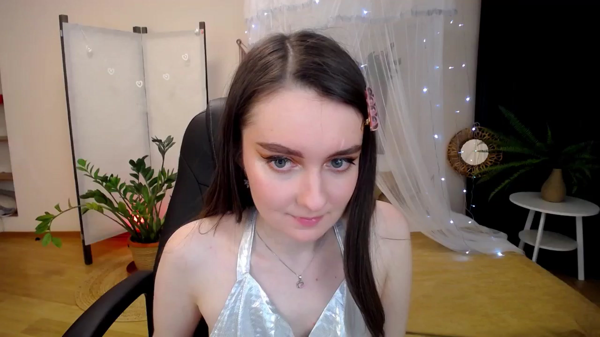 Gallery image thumbnail from Milim_Nava's myfreecams stream on, 04/21/2025, 24:55 image 6 of 20