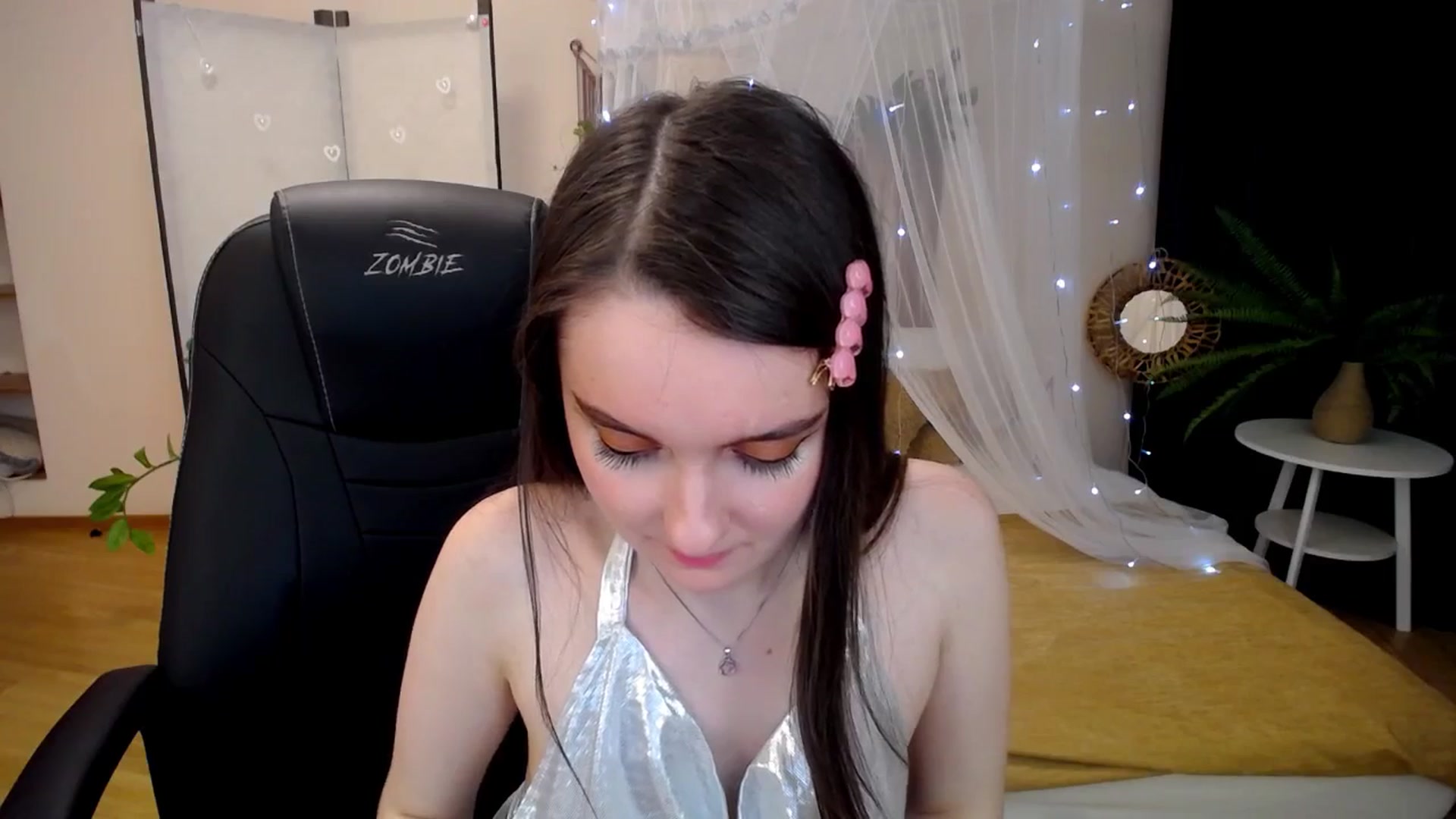 Gallery image thumbnail from Milim_Nava's myfreecams stream on, 04/21/2025, 24:55 image 2 of 20