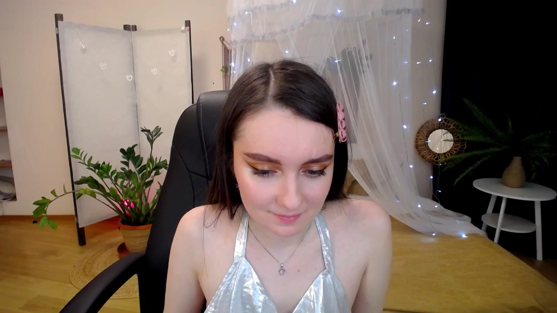 Gallery image thumbnail from Milim_Nava's myfreecams stream on, 04/21/2025, 24:55 image 7 of 20