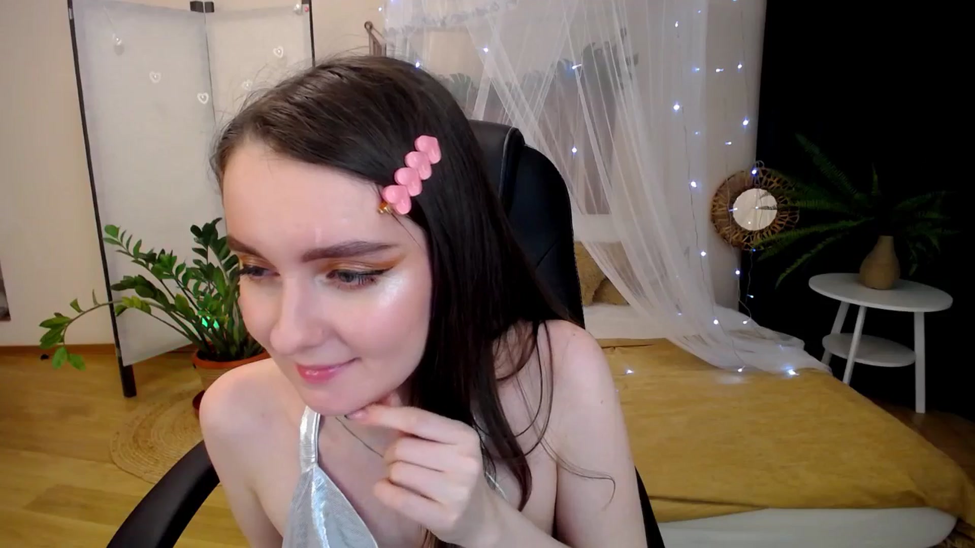 Gallery image thumbnail from Milim_Nava's myfreecams stream on, 04/21/2025, 24:55 image 19 of 20