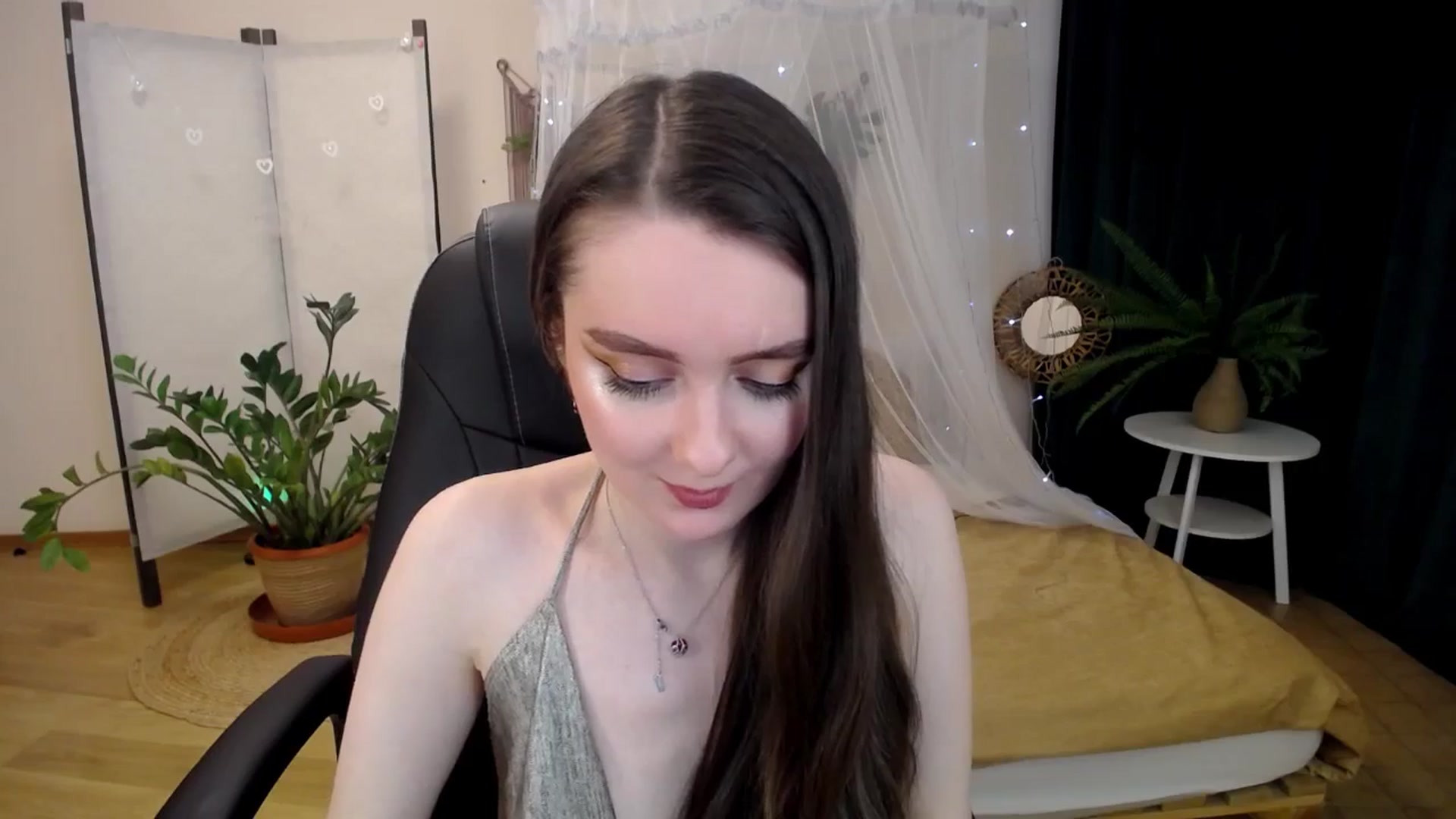 Gallery image thumbnail from Milim_Nava's myfreecams stream on, 04/27/2025, 12:12 image 3 of 20
