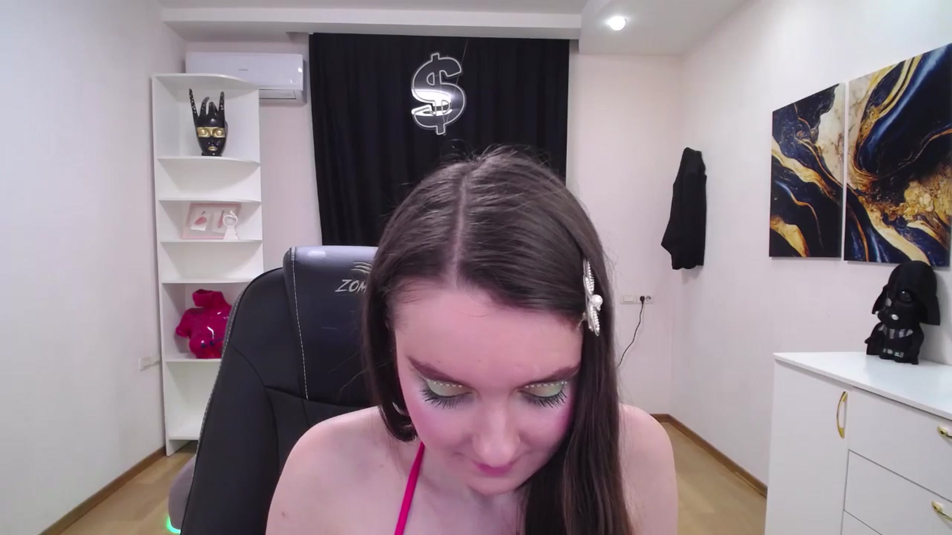 Gallery image thumbnail from Milim_Nava's myfreecams stream on, 05/08/2025, 11:38 image 15 of 20