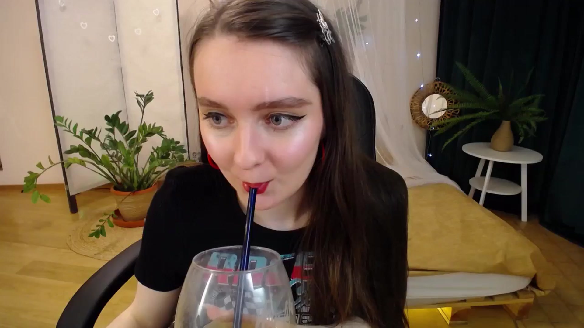 Gallery image thumbnail from Milim_Nava's myfreecams stream on, 05/11/2025, 16:35 image 14 of 20
