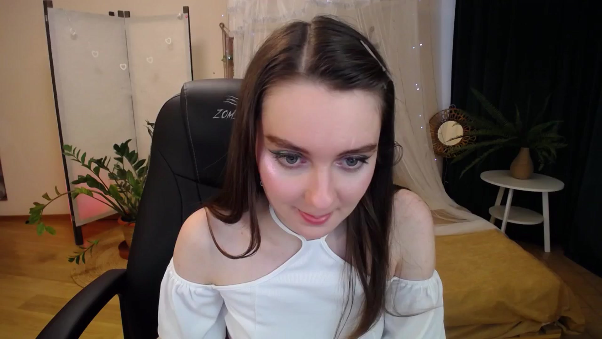 Gallery image thumbnail from Milim_Nava's myfreecams stream on, 05/14/2025, 09:27 image 1 of 20