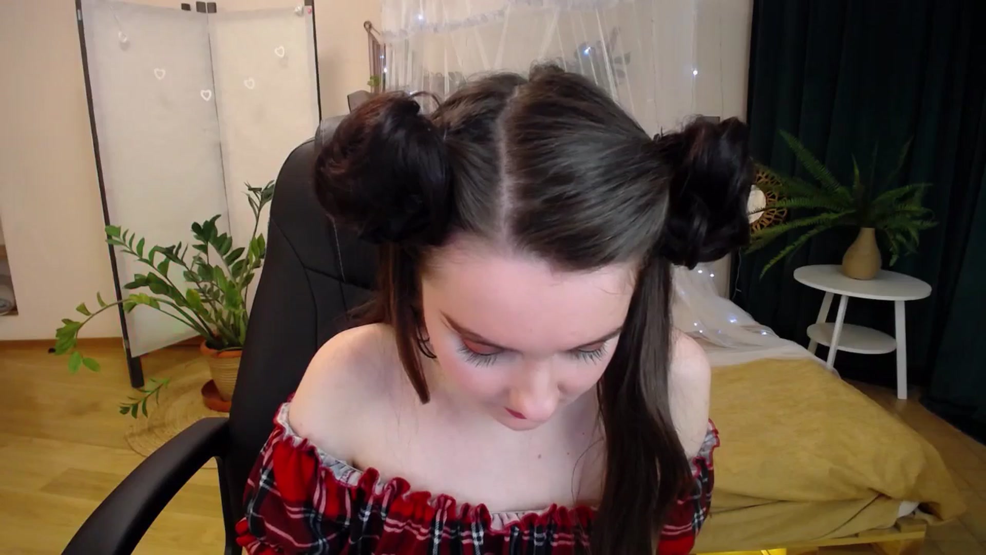 Gallery image thumbnail from Milim_Nava's myfreecams stream on, 05/16/2025, 20:01 image 19 of 20