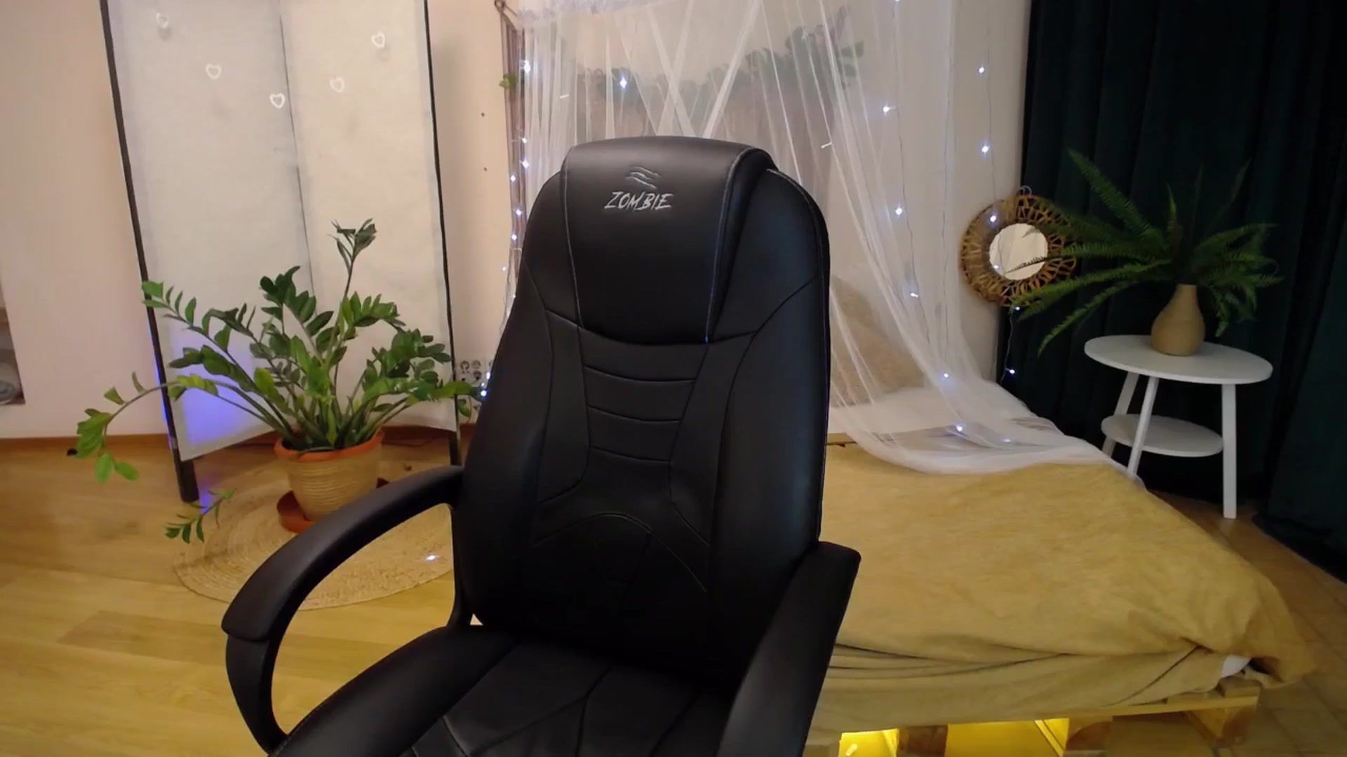 Gallery image thumbnail from Milim_Nava's myfreecams stream on, 05/16/2025, 20:01 image 17 of 20