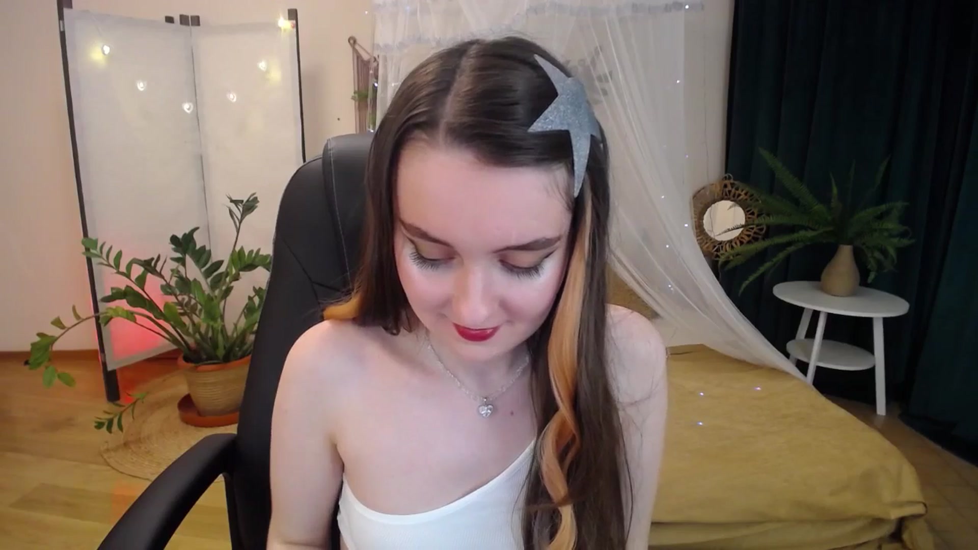 Gallery image thumbnail from Milim_Nava's myfreecams stream on, 05/18/2025, 18:29 image 2 of 20