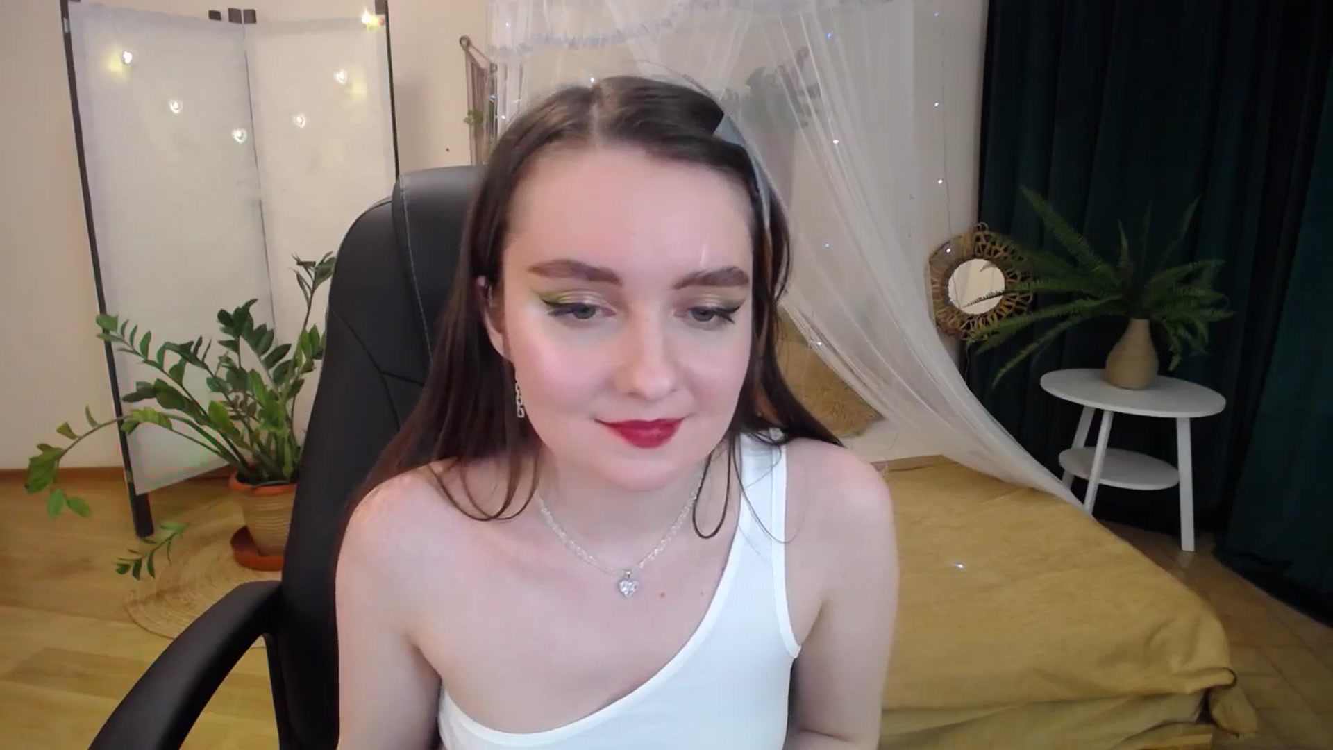 Gallery image thumbnail from Milim_Nava's myfreecams stream on, 05/18/2025, 19:45 image 15 of 20