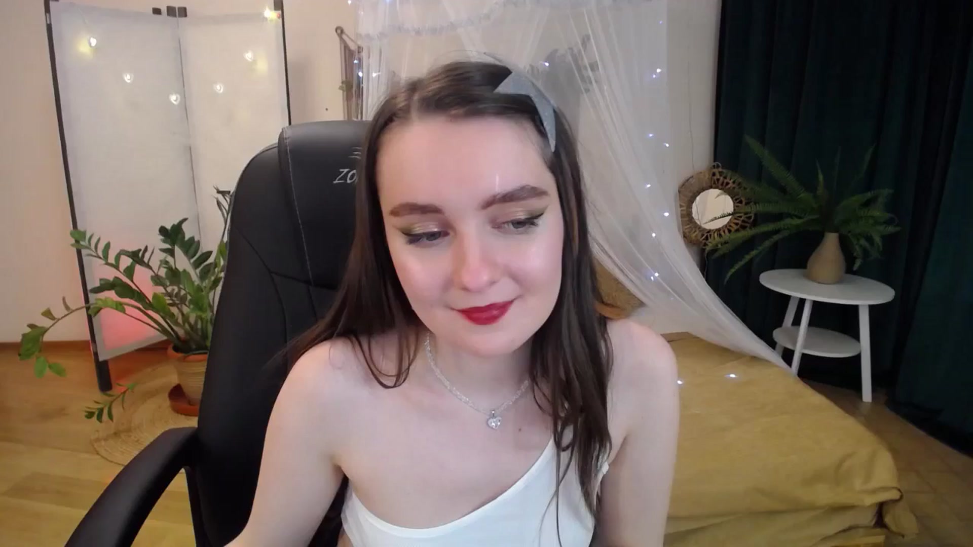 Gallery image thumbnail from Milim_Nava's myfreecams stream on, 05/18/2025, 19:45 image 13 of 20