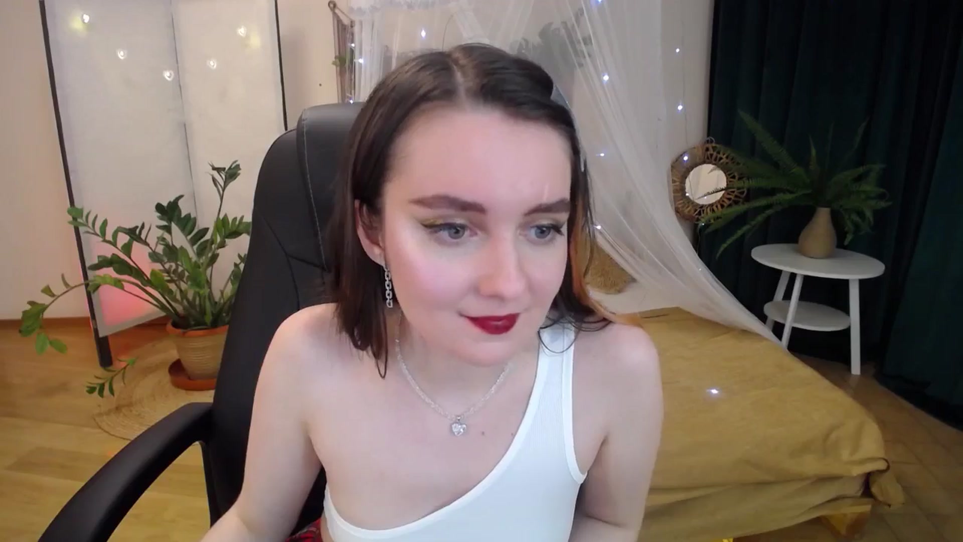 Gallery image thumbnail from Milim_Nava's myfreecams stream on, 05/18/2025, 20:59 image 3 of 20