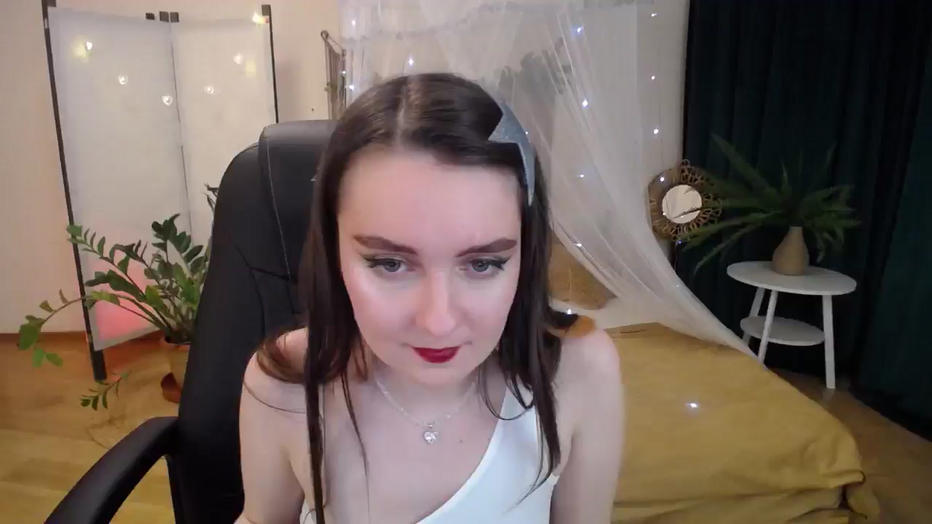 Gallery image thumbnail from Milim_Nava's myfreecams stream on, 05/18/2025, 20:59 image 12 of 20