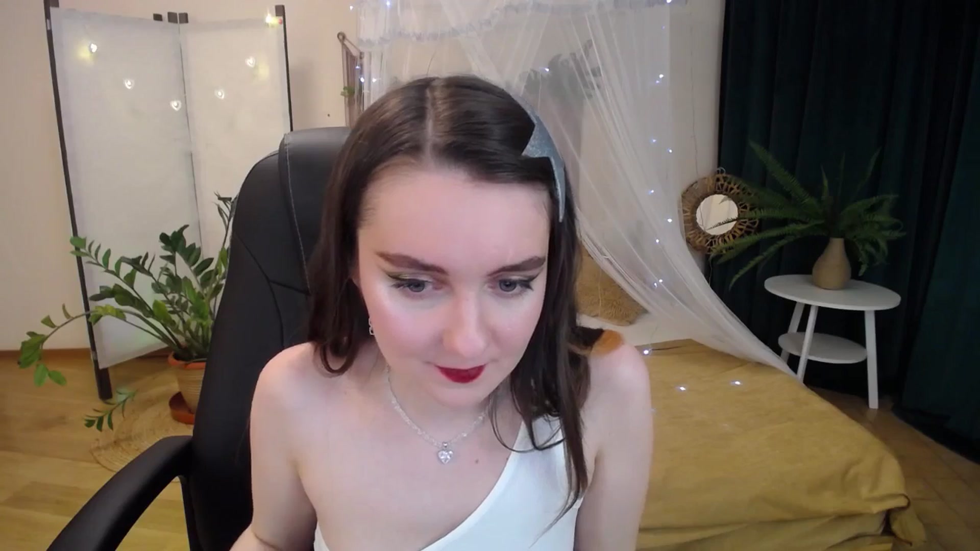 Gallery image thumbnail from Milim_Nava's myfreecams stream on, 05/18/2025, 20:59 image 15 of 20