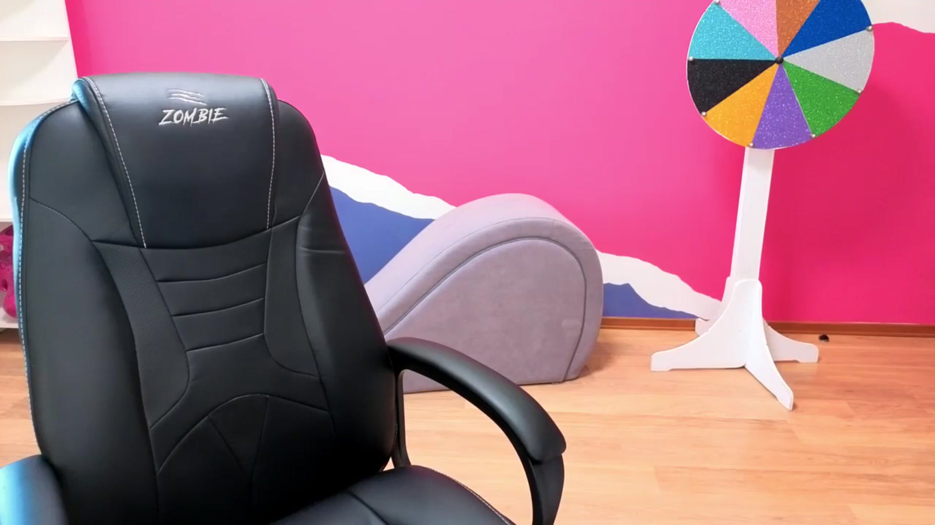 Gallery image thumbnail from Milim_Nava's myfreecams stream on, 05/27/2025, 10:23 image 12 of 20