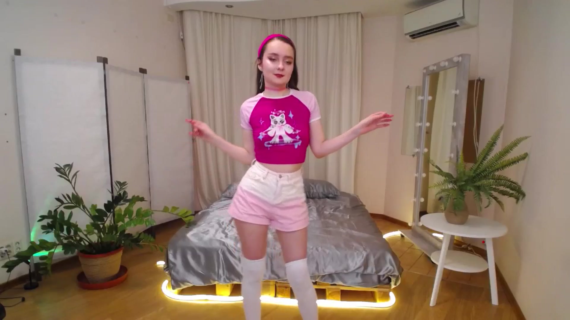 Gallery image thumbnail from Milim_Nava's myfreecams stream on, 06/15/2025, 18:58 image 2 of 20