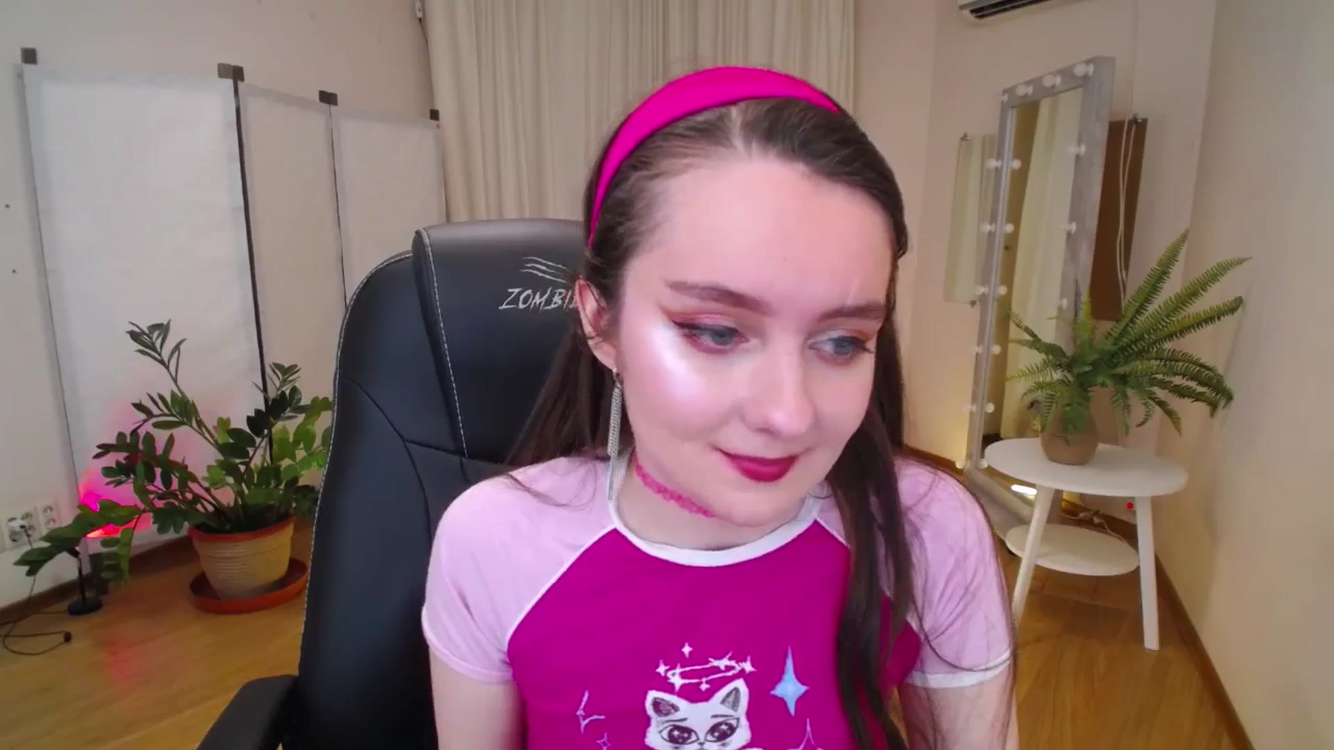 Gallery image thumbnail from Milim_Nava's myfreecams stream on, 06/15/2025, 20:21 image 15 of 20